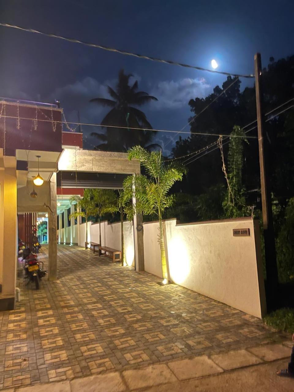 Hotel Sunny Cloud Harumalgoda Extérieur photo